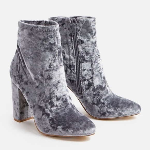 Shoes - Gorgeous Gray Velvet Booties!